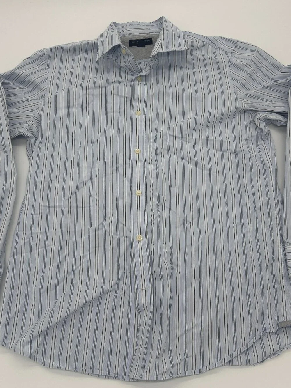 Banana Republic Men's Classic Fit 100% Cotton‎ Button Front shirt - Size M